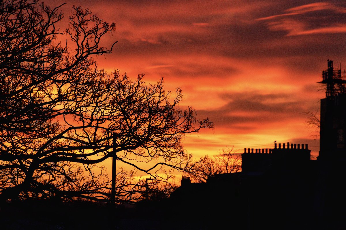 That was a pretty cool sunset over Aberdeen tonight ❤️ 🌇