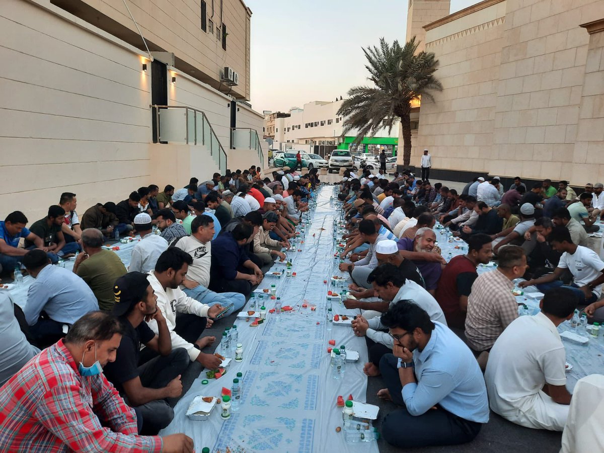 dawaa_malaz's tweet photo. برنامج #إفطار_ودعوة الذي تنظمه وتشرف عليه #جمعية_الدعوة_بالملز لـ #شهر_رمضان_المبارك لهذا العام ١٤٤٦هـ بعدد من جوامع ومساجد حي #الملز  اليوم ١٨ رمضان 
جامع سعود بن سمار 
#السعودية #الرياض #الملز #رمضان     
ساهم معنا في مشاريع الجمعية الدعوية عبر تبرع بأمان:
https://t.co/wTACCb8SFj