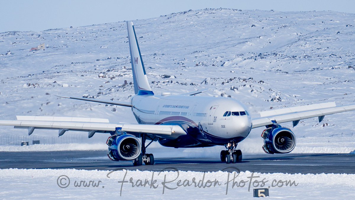 FrankReardon1's tweet image. Spotted the @RCAF_ARC @Airbus CC-330 Husky (#A330-243) with registration 330002 🇨🇦 Flight #CFC01 landing in #Iqaluit #Nunavut on MAR.18.2025 #YFBSpotters