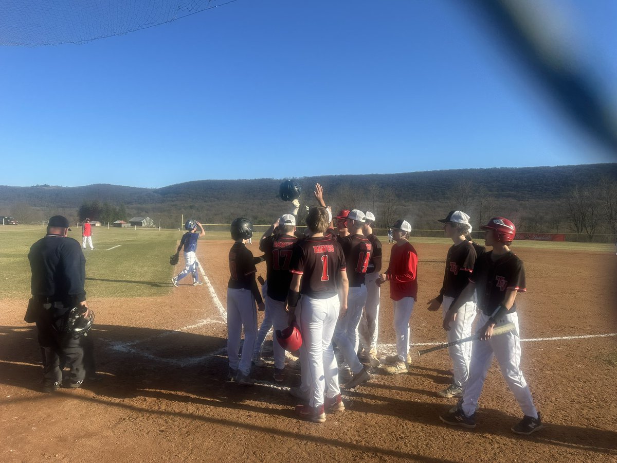 TV DAWGS BASEBALL tweet media