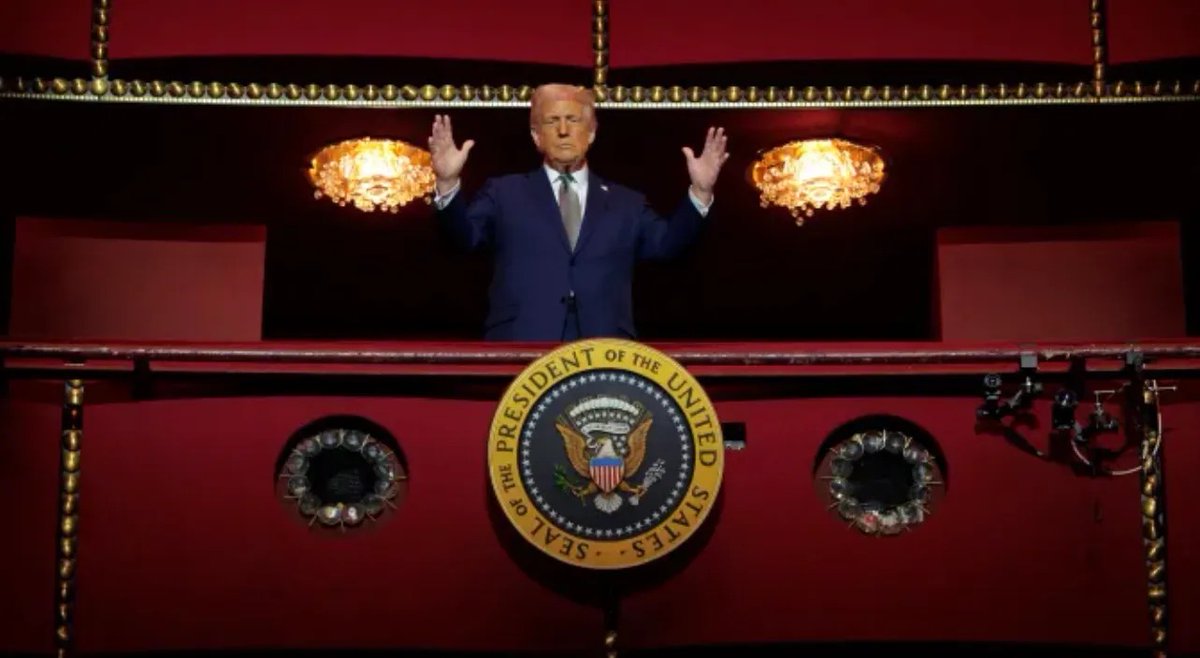 SteveSchmidtSES's tweet photo. “America’s dime-store Mussolini, Donald Trump, conqueror of the Kennedy Center, defiler of taste, dignity and grace, is many things, but chief amongst them is classless.”

https://t.co/8xuxTcOgDx https://t.co/sCqPJ4G2m4