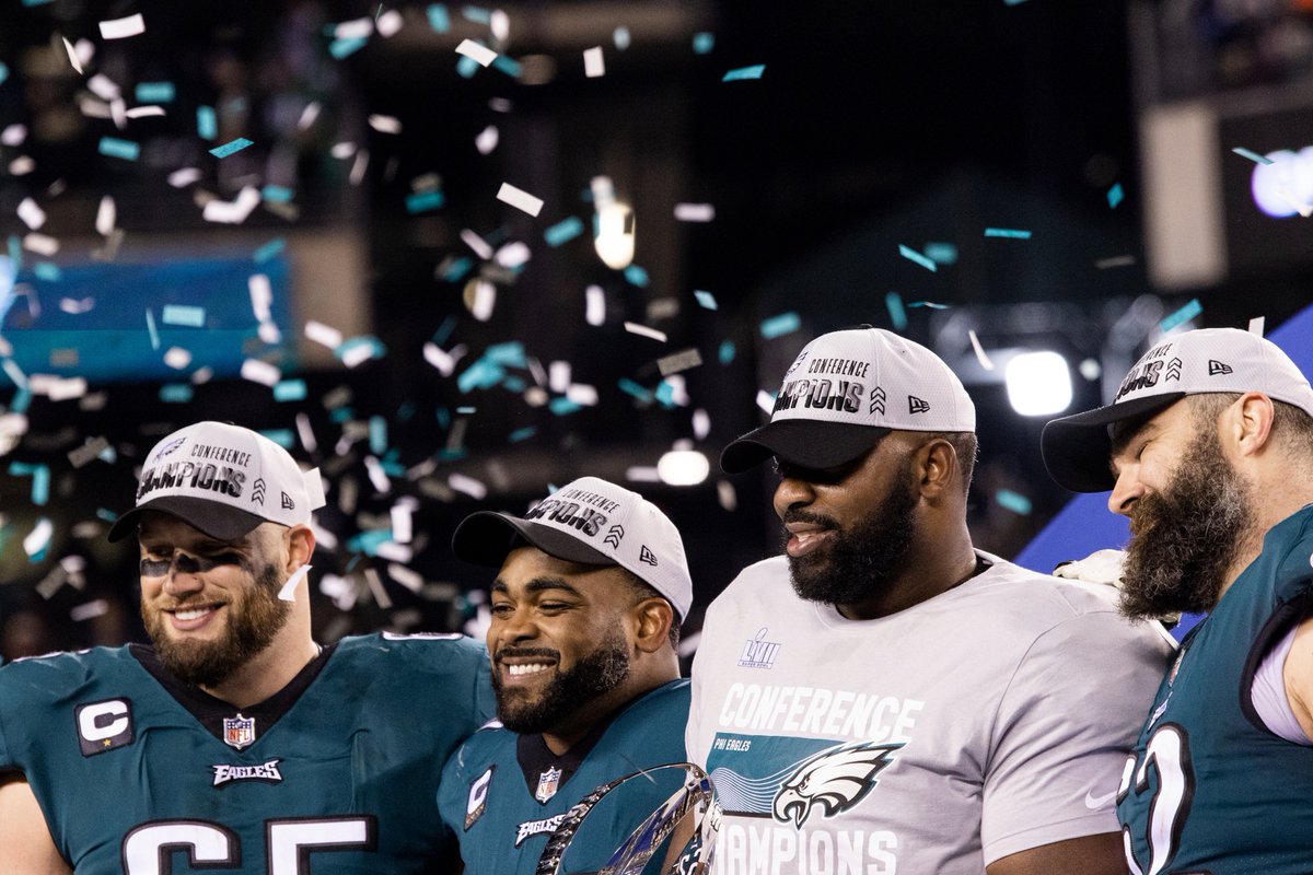 NFL's tweet image. legends 💚