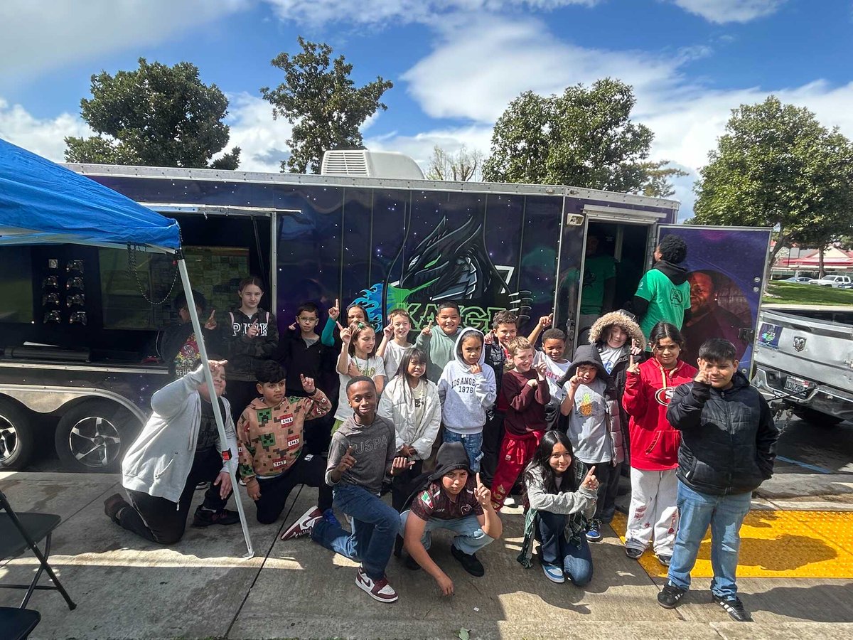 GamingKayge's tweet photo. Spring Break Day Camp!🚀💖🎮 https://t.co/CxbOUiqpVz