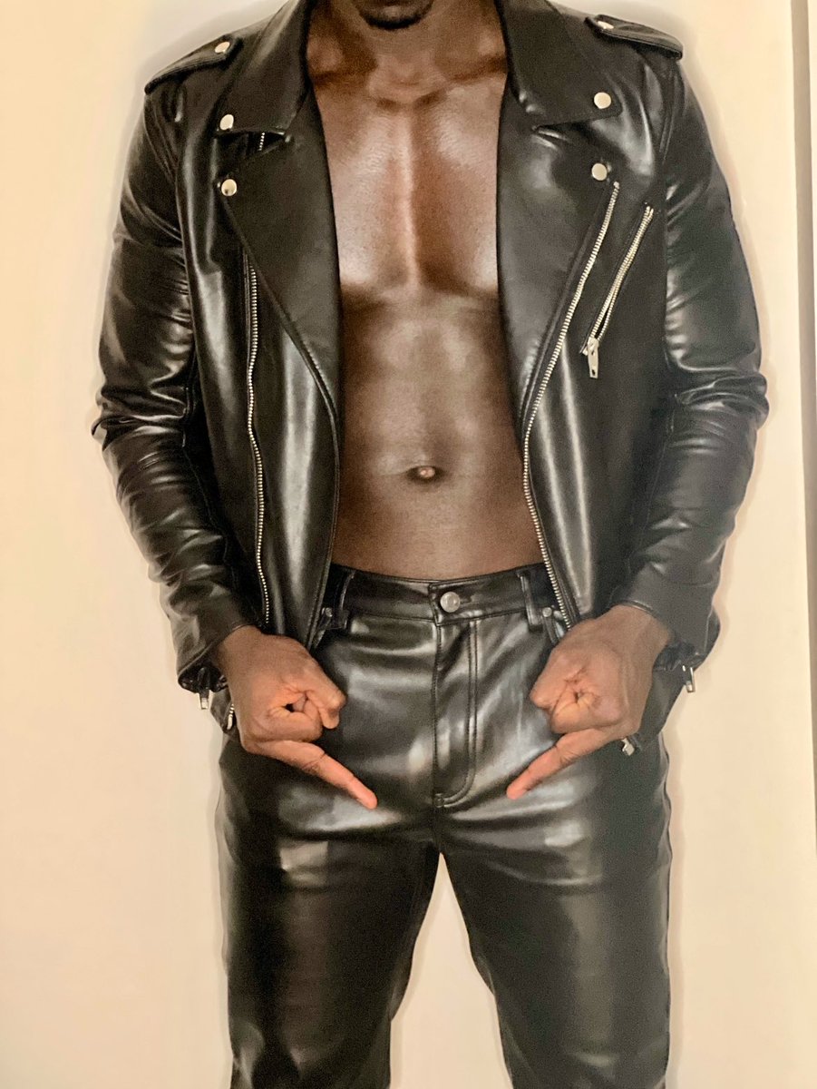 Leather looks great when it’s wrapped around the almighty 😏