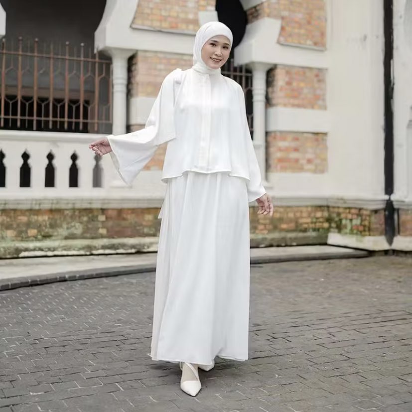 tiputipudunia's tweet photo. Versi putih, tp kalo warna lain jugaa ada ✨ 
🛒 https://t.co/glk9KPF0v3 https://t.co/EKf2WnAiwu