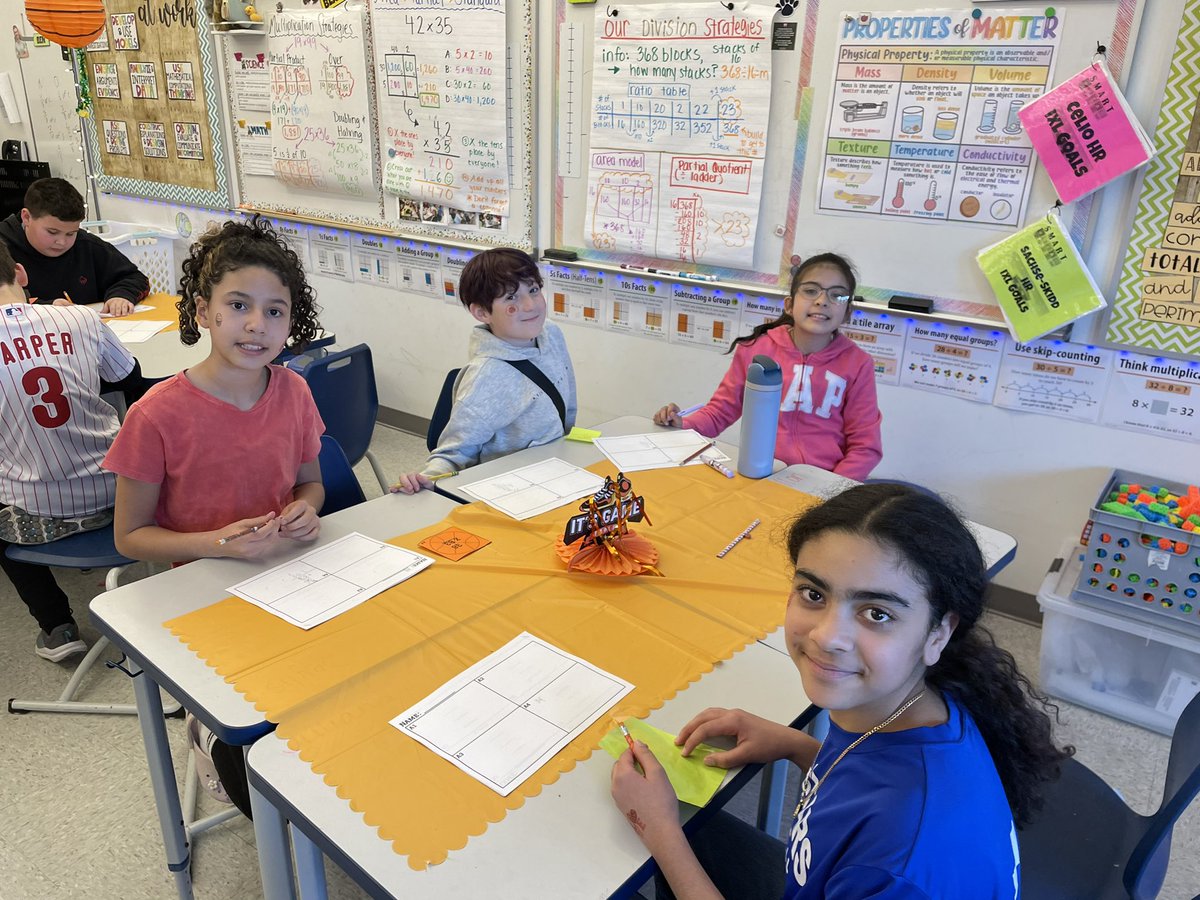 MsCelio's tweet photo. What a blast we had on our math madness review day!🏀💪🏼☘️ #johnsonpride https://t.co/oiCKV21Rbu