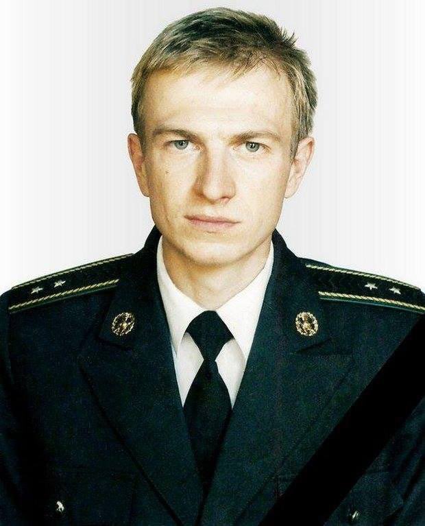 🕯️ 🇺🇦 The first Ukrainian soldier killed by the Russians in this war was Ensign Serhiy Kokurin.

On this day, 11 years ago, during the annexation of Crimea on March 18, 2014, the 36-year-old chief of staff of the 13th photogrammetric center in Simferopol, Serhiy Kokurin, was