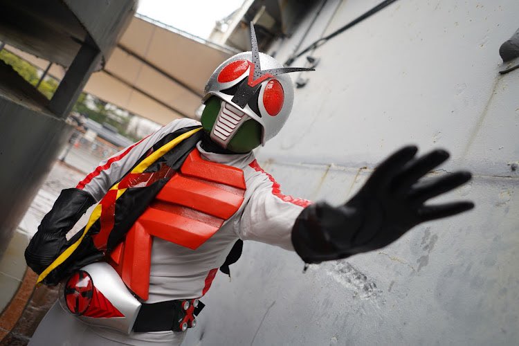 sarumusashi0302's tweet image. 皆様おはようございます😃
今日はお足元にお気をつけてお過ごしください！
宜しくお願いします🤝　
『父の願いが俺の血に悪い奴らに負けるなと叫んでいるぜいつまでも🎶』
📸ミティさん
リニューアルXマスク、ベルト一式（ライドル、レッドアイザー等）tetsuさん
#記念艦三笠
#三笠公園
#東郷平八郎