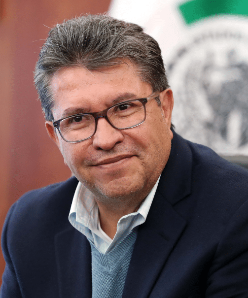 Juan_OrtizMX's tweet photo. 🗳️📌 MONREAL ANUNCIA QUE SHEINBAUM RETIRA SU REFORMA AL ISSSTE 

Ricardo Monreal confirmó que la presidenta Claudia Sheinbaum retiró su iniciativa de reforma a la Ley del ISSSTE. 

Esta reforma buscaba cambiar el esquema de cuotas de salud y ampliar el papel del Fovissste en la vivienda para burócratas.

📍 ¿Qué proponía la reforma?

⭕ Que las cuotas del seguro de salud se calcularan sobre el salario integrado (no el sueldo base).
⭕ Que el Fovissste pudiera comprar, construir y rentar viviendas para trabajadores del Estado.
⭕ Captar 11,100 millones de pesos adicionales para financiar servicios médicos.

📍 ¿Por qué la retiró?

El anuncio llega en medio de negociaciones con el magisterio, sector que ha mostrado resistencia a cambios en sus esquemas de cotización y beneficios.