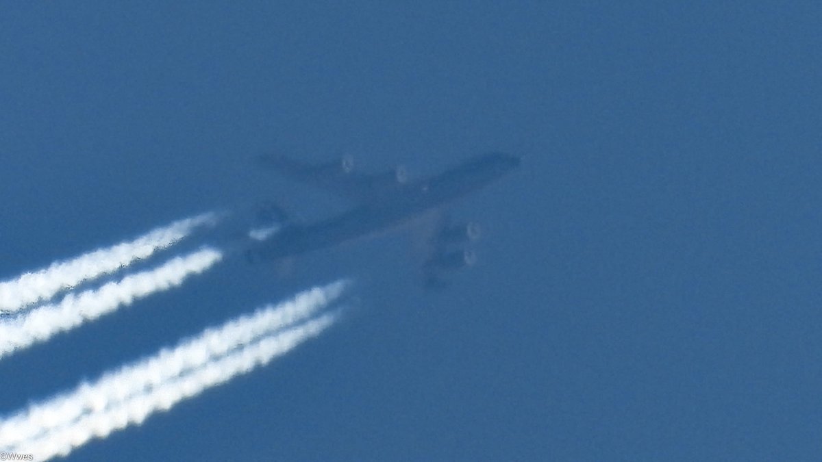 wesleyb1989's tweet photo. March17:
and on the way back
#ec (#D) #AE0424 (60-0333) #USAFE #K35R BOEING KC-135R/T #Stratotanker #40000ft  

(#NLspot #Planespotting #Nikon #P950 #P1000 #Aviation #Avgeek #ADSB) https://t.co/CDTJlxy616