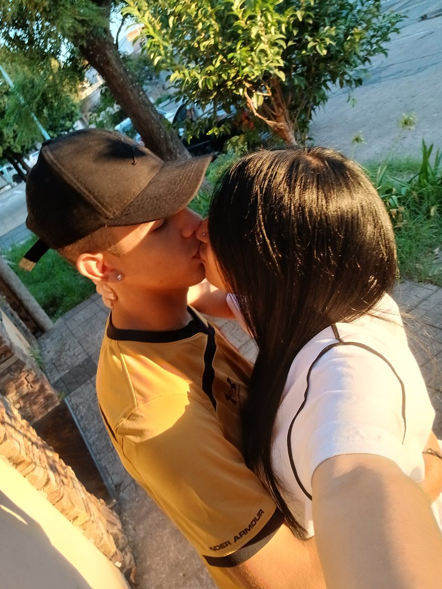 Que Afortunado soy me toco la personita mas linda Te amo REYNAAA 😍