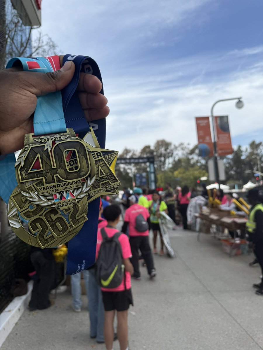 JeffreyOfure's tweet photo. As I’m getting my recovery sorted, I’m elated to share that I’m now a marathoner. 

I’ll tell my story in full someday but here’s a snippet of it if you will. 

All challenges aside - I’m honored to be part of that 1%. And GRATEFUL for all the love 💙

#lamarathoner @lamarathon https://t.co/SIELeH9hA6