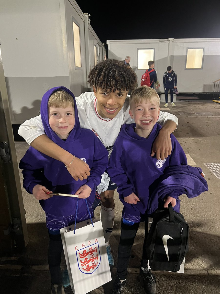 Sian Hall (@sianhall3112) on Twitter photo These two have not stopped talking about it 🏴Thank you <a href="/SchoolsFootball/">English Schools' Football Association</a> ⚽️💜 These two have not stopped talking about it 🏴Thank you <a href="/SchoolsFootball/">English Schools' Football Association</a> ⚽️💜