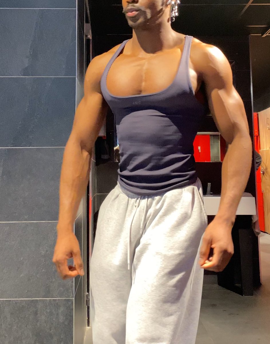 Détail 💪🏾🤏🏽