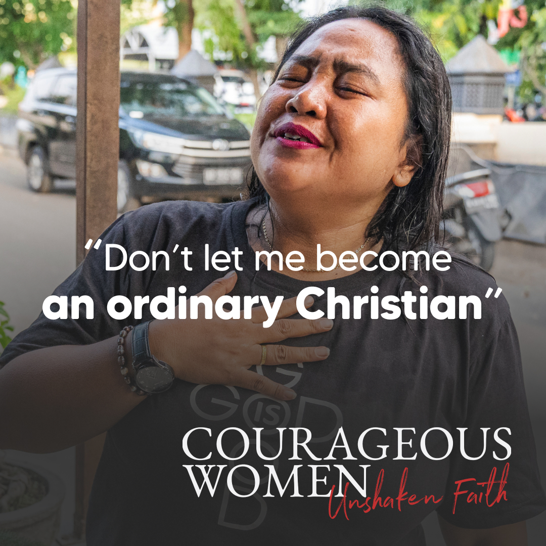Every day, this sister asks the Lord to direct her steps.🙏 Amid radical opposition, she is sharing Jesus, seeing believers multiply, and bringing hope in places few dare to go.

Read her story here: unbouncepages.com/unshakenfaith/

Photo: David Hogsholt Photography + In Touch Ministries