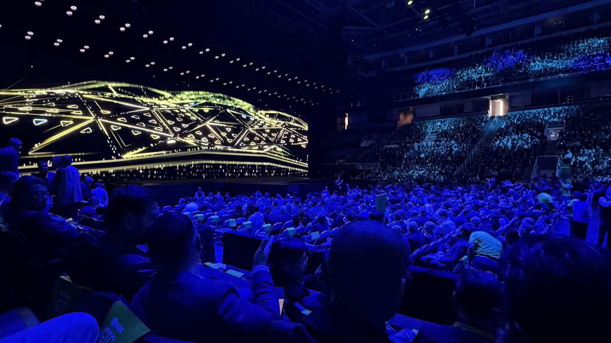 GE HealthCare (@gehealthcare) on Twitter photo At #GTC25 we announced plans to team up with <a href="/NVIDIAHealth/">NVIDIA Healthcare</a> to pioneer innovation in autonomous medical imaging—starting with X-ray and ultrasound!
This collaboration aims to ease the burden on healthcare professionals & prevent delays in diagnoses. 🔗bit.ly/4hMme3o At #GTC25 we announced plans to team up with <a href="/NVIDIAHealth/">NVIDIA Healthcare</a> to pioneer innovation in autonomous medical imaging—starting with X-ray and ultrasound!
This collaboration aims to ease the burden on healthcare professionals & prevent delays in diagnoses. 🔗bit.ly/4hMme3o