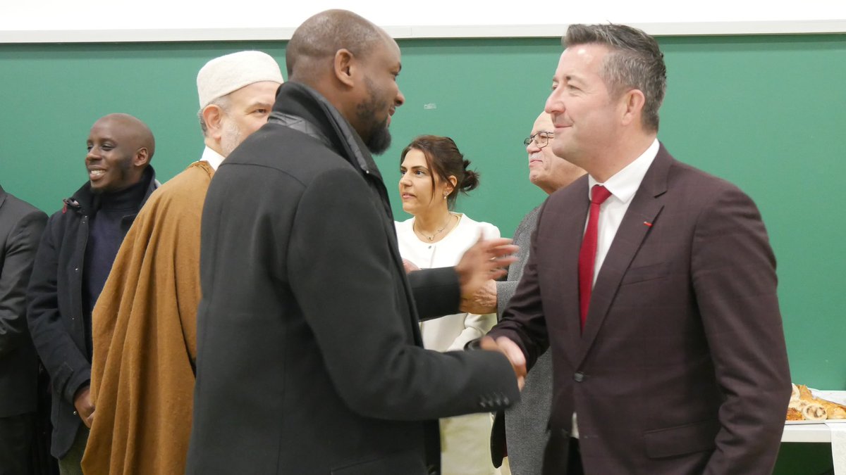 KARL OLIVE tweet media