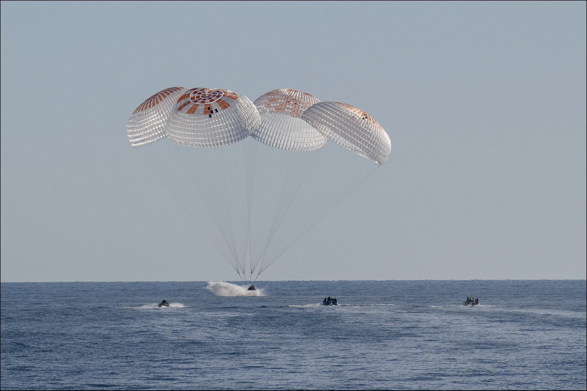 NASA HQ PHOTO (@nasahqphoto) on Twitter photo Welcome home, #Crew9 <a href="/NASA_Astronauts/">NASA Astronauts</a> Nick Hague, Suni Williams, Butch Wilmore, and cosmonaut Aleksandr Gorbunov splashed down off the coast of Florida concluding their scientific mission to the <a href="/Space_Station/">International Space Station</a> More photos: flic.kr/s/aHBqjC5Wev Welcome home, #Crew9 <a href="/NASA_Astronauts/">NASA Astronauts</a> Nick Hague, Suni Williams, Butch Wilmore, and cosmonaut Aleksandr Gorbunov splashed down off the coast of Florida concluding their scientific mission to the <a href="/Space_Station/">International Space Station</a> More photos: flic.kr/s/aHBqjC5Wev