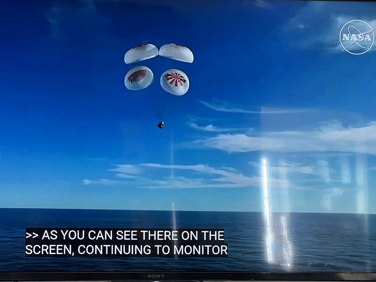 snsmehta's tweet photo. ♦️A Journey Beyond Imagination: 

The Return of Our Space Heroes !

As I sat glued to my TV, watching the capsule carrying astronauts #Sunita #Williams and Barry "Butch" Wilmore descend gracefully into the ocean off Florida, my heart raced with anticipation. https://t.co/4fPrRCLAYn
