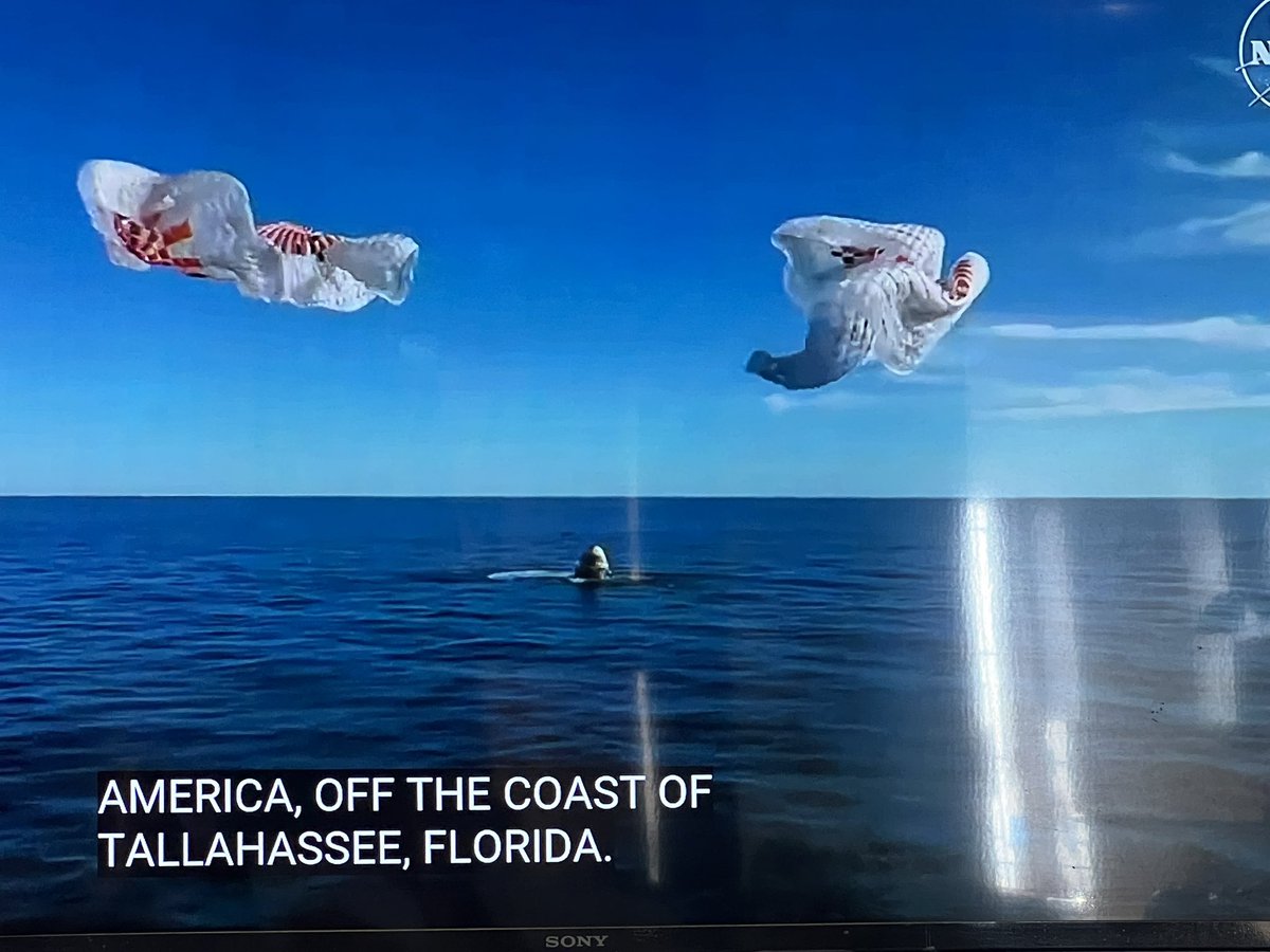 snsmehta's tweet photo. ♦️A Journey Beyond Imagination: 

The Return of Our Space Heroes !

As I sat glued to my TV, watching the capsule carrying astronauts #Sunita #Williams and Barry "Butch" Wilmore descend gracefully into the ocean off Florida, my heart raced with anticipation. https://t.co/4fPrRCLAYn