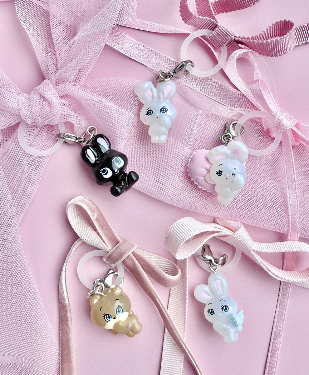 New! New! New! ついにfoxy初、めじるしアクセサリーが全国で発売され