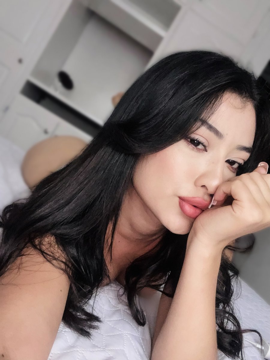 If you're a guy over 30 and your type is beautiful and mischievous girls like me, 24 years old with attitude, then give this a RT and a like ❤️
onlyfans.com/badmilk33