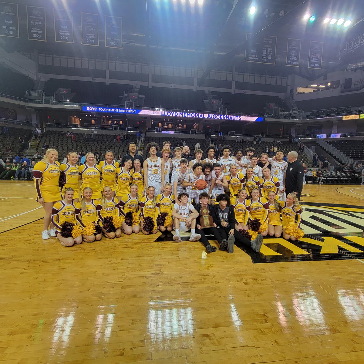 Could not be more proud <a href="/cooperjagsbb/">Cooper Basketball</a> and <a href="/coachsully11/">Tim Sullivan</a> on winning the 9th Region Championship! They blocked out the “Noise” and flat out handled their business! Big time proud of <a href="/D_Hendrix8/">Dante Hendrix</a> as he becomes the first Jag player and now asst coach to head to Rupp! 
#1-0 
#Culture