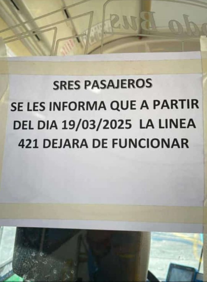 solotransito's tweet photo. DOTA CIERRA LA LINEA 421
Sorpresivamente, aparecieron carteles pegados en los coches de la #Linea421 anunciando que desde mañana Miércoles 19/3/2025, la línea "deja de funcionar".
Los choferes se enteraron esta misma tarde. Se desconocen los motivos via @CiudadDeBondis https://t.co/BAQfFg6fC5