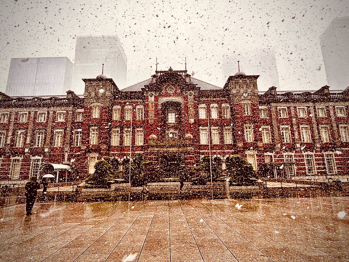 icchiryu's tweet photo. 雪の帝都だ https://t.co/qKpvrfUror