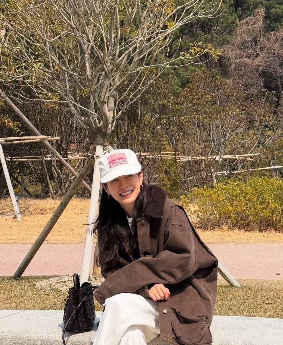 stitch_pololo's tweet image. ให้อารมณ์แบบใครกันนะพ่อหนุ่มที่ควงแขนด้วยเพราะ"ซนเยจิน"เอาสตก.มาแปะปิดหน้าไว้ แต่คนแซวบอกมองยังไงก็"ฮยอนบิน"นั่นแหละ 555555555555