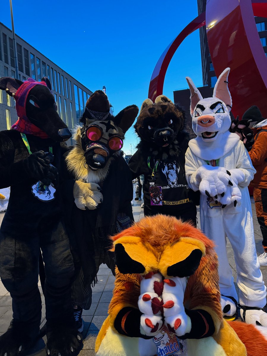 ira's pack!
🦮: @huntidimare, @lomonosovfur, @curseddobie
🐾: @dionwolverine