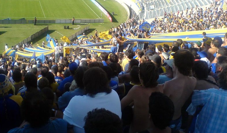 ArroyitoRC's tweet photo. Torneo Clausura, fecha 2. Estadio Único vs Gimnasia.

AL FÚTBOL SE JUEGA CON GENTE DE AMBOS CLUBES.

#QueVuelvanLosVisitantes. https://t.co/uRZSXHl4Su