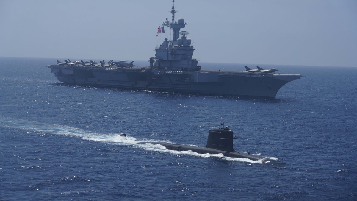 indiannavy's tweet photo. 23rd edition of #India - #France Bilateral Naval Exercise Varuna commences today #19Mar 25.
#Varuna2025 will showcase the collaborative strength of the two Navies with
- Two aircraft carriers - #FrenchNavy's Charles De Gaulle & #IndianNavy's Vikrant alongwith their integral fighter aircraft
- Destroyers & frigates
- Indian Scorpene-class submarine
- Maritime patrol aircraft
๐ฎ๐ณ-๐ซ๐ท #BridgesofFriendship
@MarineNationale @French_CSG @IN_WNC
https://t.co/d9c9WwteG8
File photos/footage