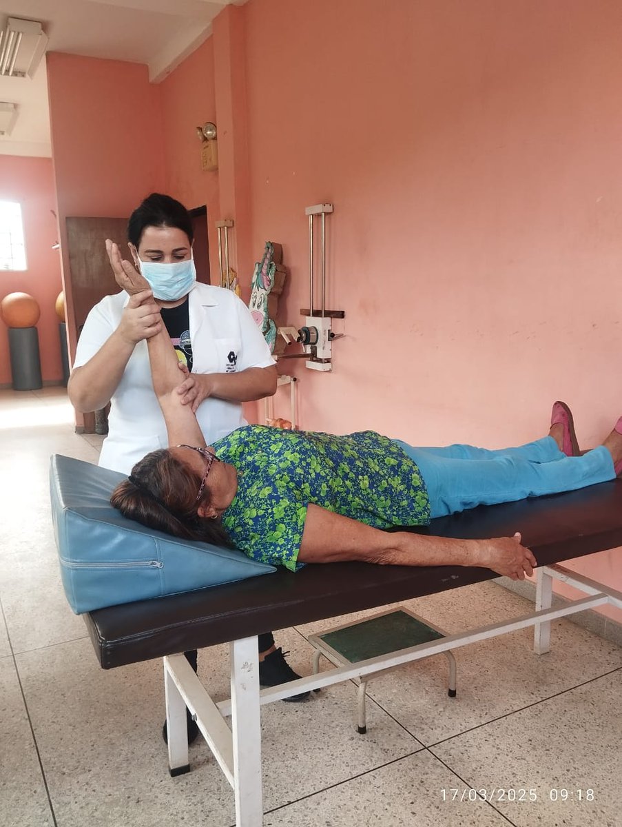 cubacooperaven's tweet photo. CDI Cruz Paredes, realiza labor diaria brindando atención médica a pacientes venezolanos. Estado Barinas. 🇨🇺🇻🇪#CubaCoopera  #CubaPorLaVida https://t.co/UKTEfN1Mow