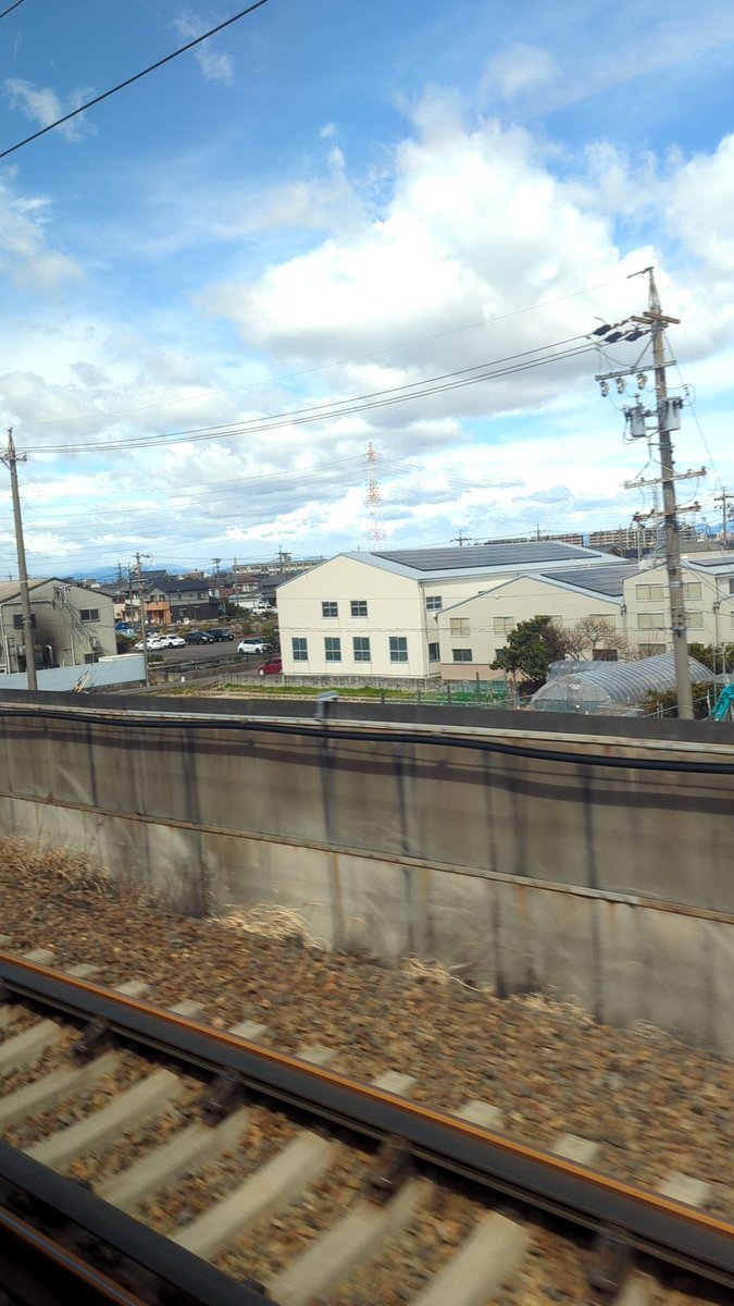 久しぶりの関西出張。
新幹線乗車率高し。