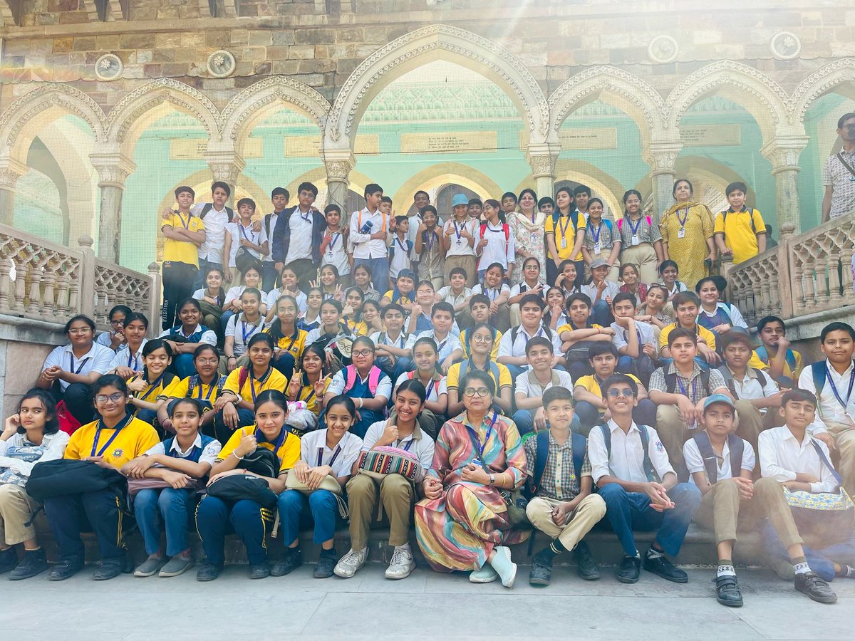 subodh_jaipur's tweet photo. On March 18, 2025 , Grade 7 students from Subodh Public School, Rambagh visited Albert Museum.
#Subodhpublicschool
#AlberthallJaipur
#Richhistory
#uniquelearning https://t.co/7bRaO7lGLY