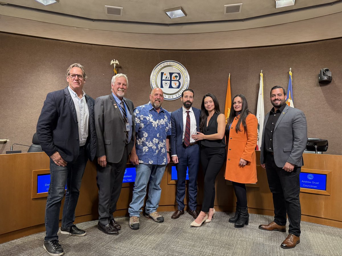 LaurenGruel's tweet image. Congratulations babe!! Meet the newest member of Huntington Beach City Council! Councilman Gruel 💪🏼 @ChefGruel