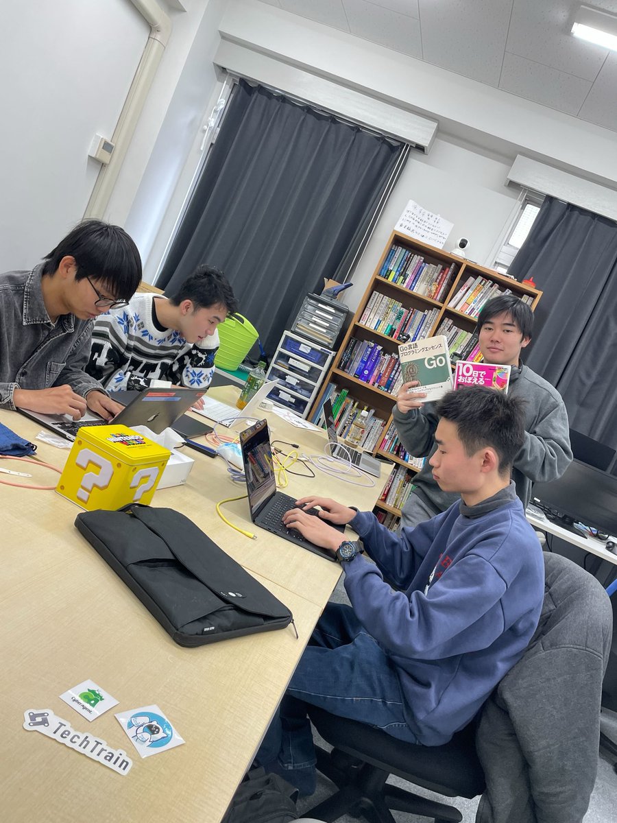 本日もオフライン開発場所として、部室を開放中‼️
20時まで空いてるので是非来てください!

 #SysHack2025