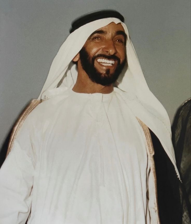 - ١٩ رمضان ذكرى وفاة الشيخ زايد

اللهمّ ارحم من كانُ أباً لشعبه قبل أن يكون قائداً، اللهمَ إن والدنا الشيخ زايد بن سلطانّ أكرمنا في الارض فأكرمه بالفردوسَ الأعلى"