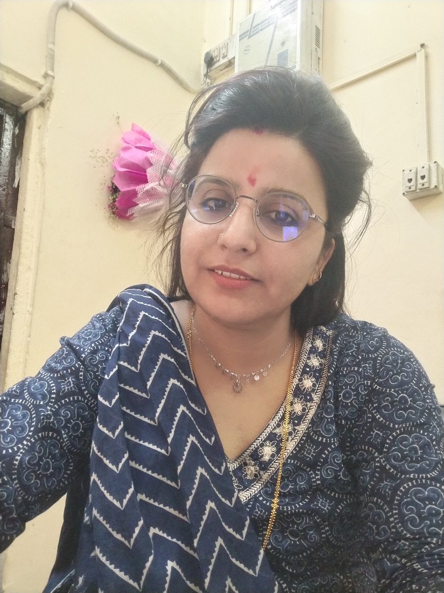 दुनियाँ पर रंगो का सुरूर है पर मुझे मेरे साँवले रंग पर गुरूर है..।