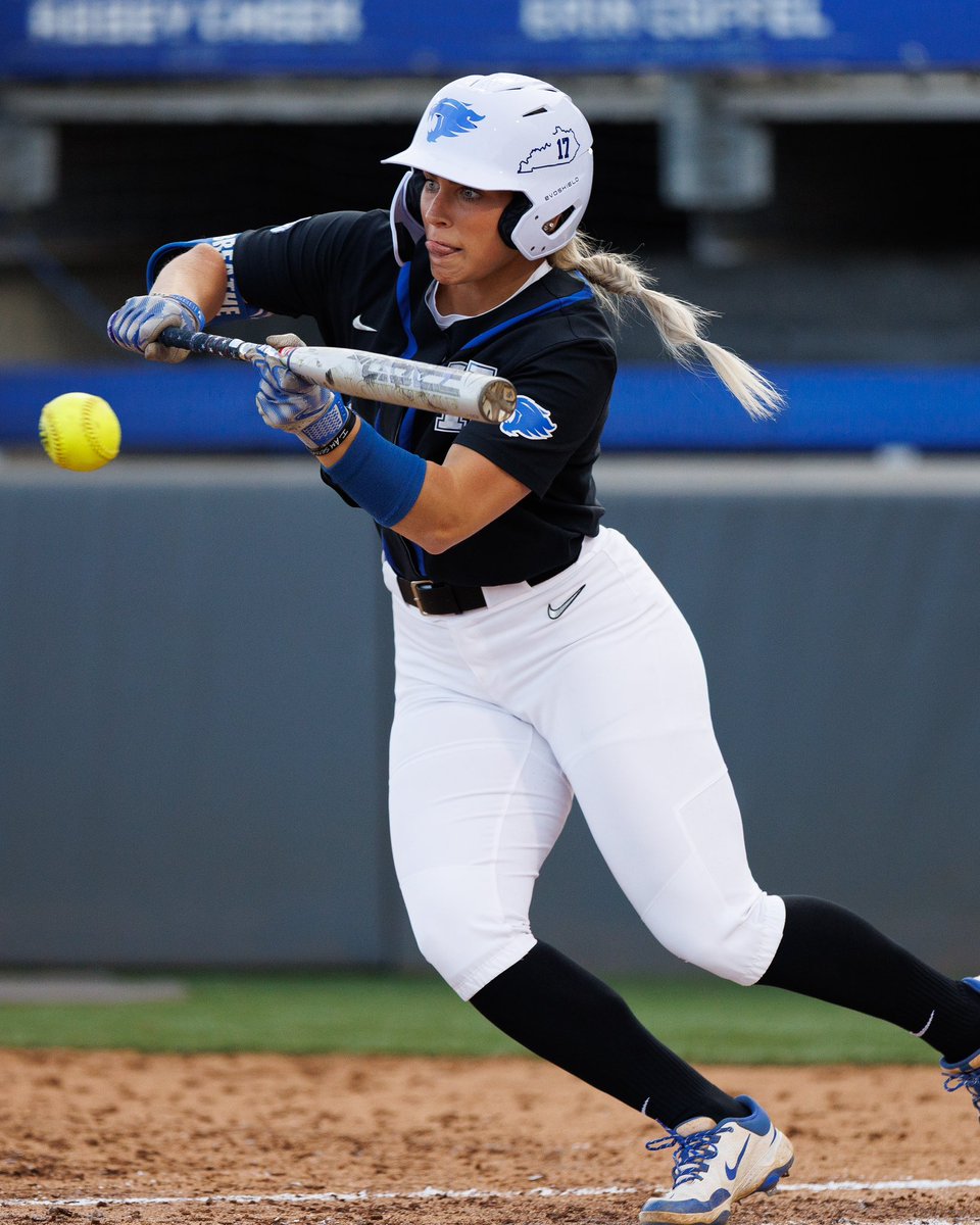UKsoftball's tweet photo. .@mckenziebump with her second double of the game and it’s 6-0 Kentucky‼️ https://t.co/mGUC90TtDo