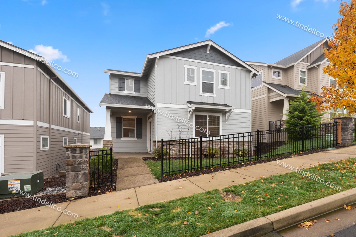 Tindellco's tweet photo. 🏡 $200 Off 2nd Month’s Rent! 🏡

Spacious 4BR | 2.5BA Craftsman with a chef’s kitchen, luxe main suite &amp; covered deck! ✨ Minutes from shopping, dining &amp; Happy Valley Farmers Market.
📍 Modern living at its finest!
📢 Schedule your tour today! 👉 https://t.co/Xb1tZAQVOK https://t.co/38CMPYbTNa