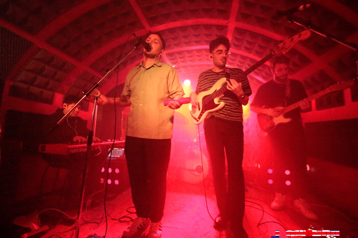 Instantes de <a href="/d_baldomeros/">DBaldomeros</a> y de <a href="/LaBuenaCorea/">Corea La Buena</a> el otro día en <a href="/elperroclubmad/">Sala EL Perro Madrid</a>