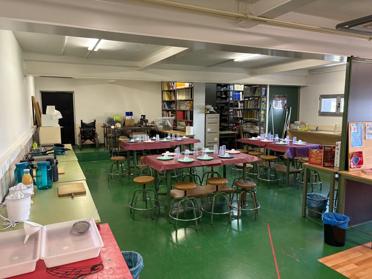 IES Rosario de Acuña tweet media