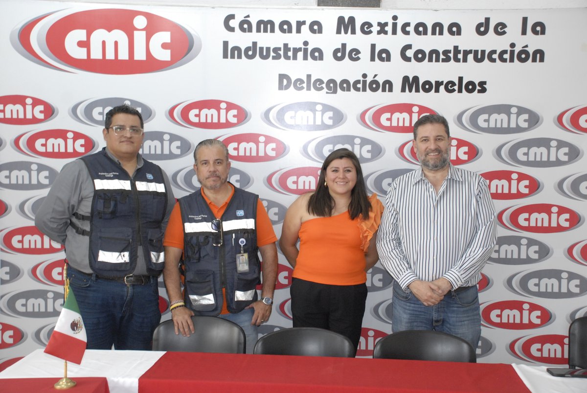 🏡 En las instalaciones de la CMIC Delegación Morelos recibimos con gusto a 👨‍🏫 personal de la empresa Comex quienes trajeron a nuestros afiliados la plática informativa "Cómo obtener beneficios al ser afiliado CMIC" 🎨