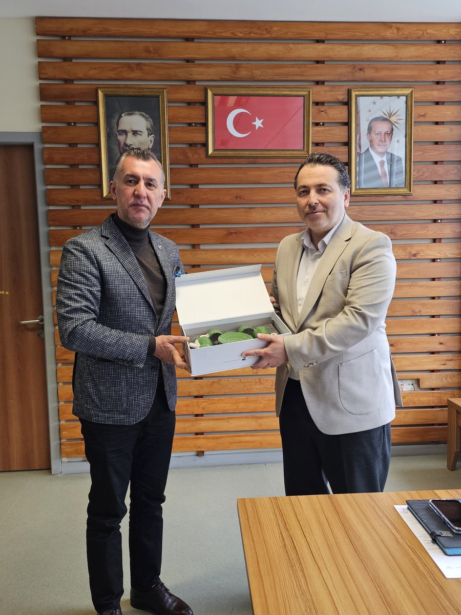fatihyavas_'s tweet photo. #tipbayrami vesilesi ile #pendik #ilçe #sağlık #müdürü Sn.Dr.İsmail ARABACI hocamızın nazik kabulleri için şahsım ve @refahpendik ilçe teskilati adına teşekkürlerimizi iletiriz...
@erbakanfatih
@rprefahpartisi
@refahist
@nuriozatatr https://t.co/aFm0vP0JlJ