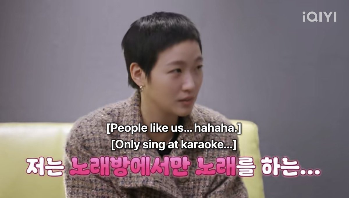 Azalea35151's tweet image. Goeun’s stress method.😊
I remember her saying in one of her interviews that she usually goes to Karaoke after a difficult scene.
But you should not only sing only Karaoke Ggone, not when even #GDragon and #CodeKunst are saying they love your voice.
#KimGoeun #GoodDay