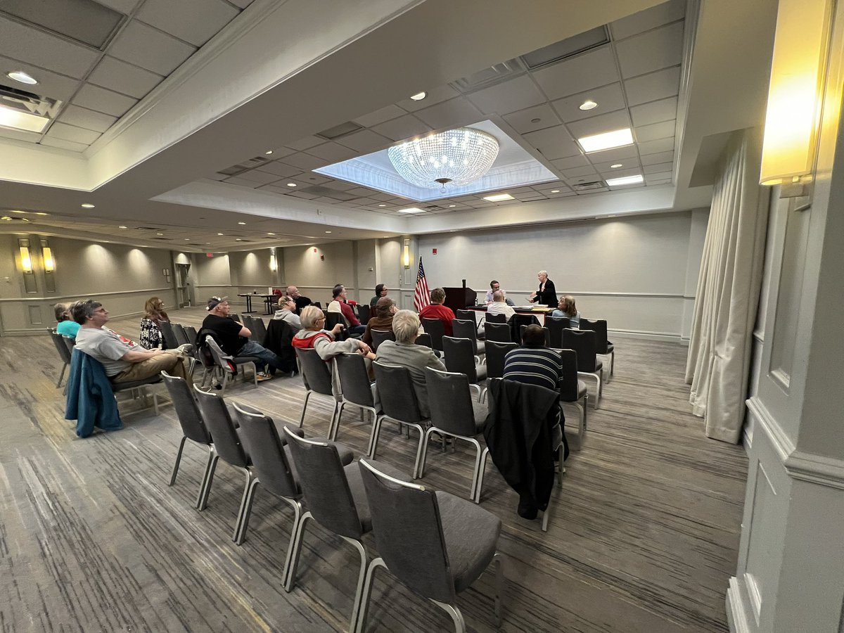NJDevilsFanClub's tweet photo. Our March General Meeting is underway with the play by play voice of the New Jersey Devils on MSG Networks, @BillSpaulding.
#NJDevils #DevilsFanClub https://t.co/MRZDxPBdbB