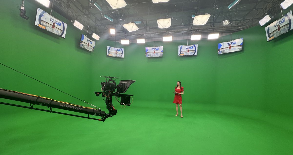LissetteCBS4's tweet photo. We launched our #NextWeather sphere at @CBSMiami today! We’re so excited about this new augmented reality /virtual reality environment which will help us take our weather forecasting to the next level. If you missed it, tune in tomorrow starting at 5am ! #CBSMiami https://t.co/ozJQEtGqGP