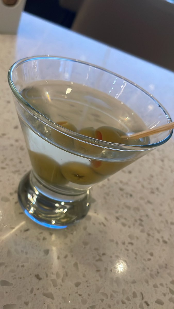 datelaralee's tweet photo. Dirty Martini gets me in a super sexy mood 😉 #torontoescort #gfe https://t.co/IUZyoFIqtS
